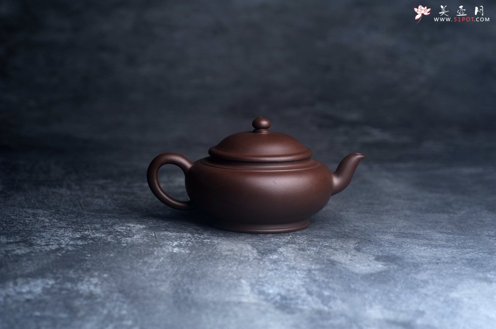 紫砂壶图片：美壶特惠 特好老紫泥玉扁紫砂壶 茶人醉爱 - 宜兴紫砂壶网