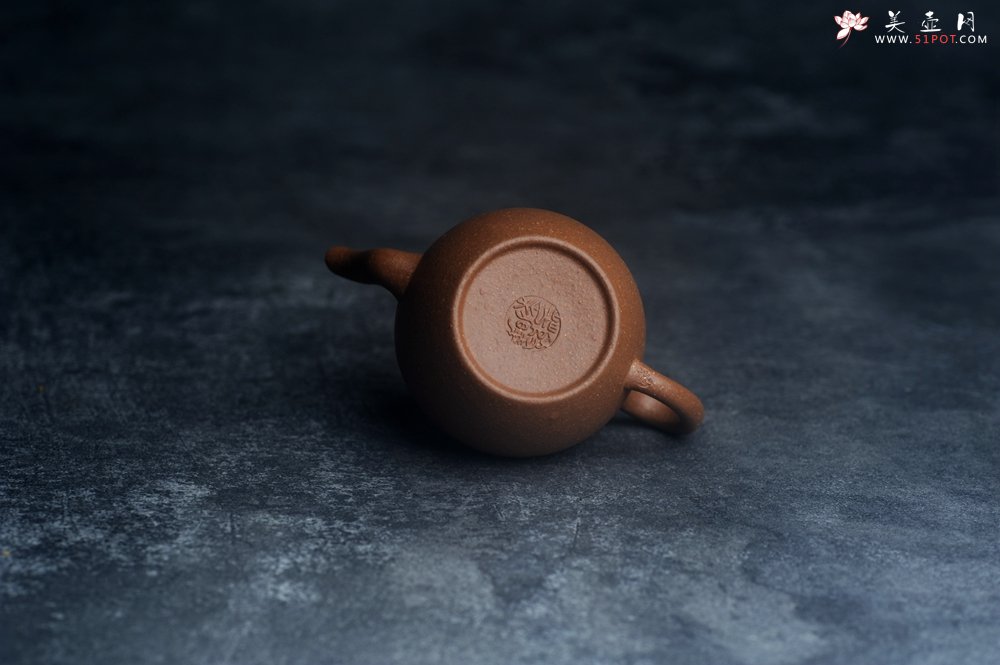 紫砂壶图片：美壶特惠 特好30目老段泥高灯壶 茶人醉爱 - 宜兴紫砂壶网