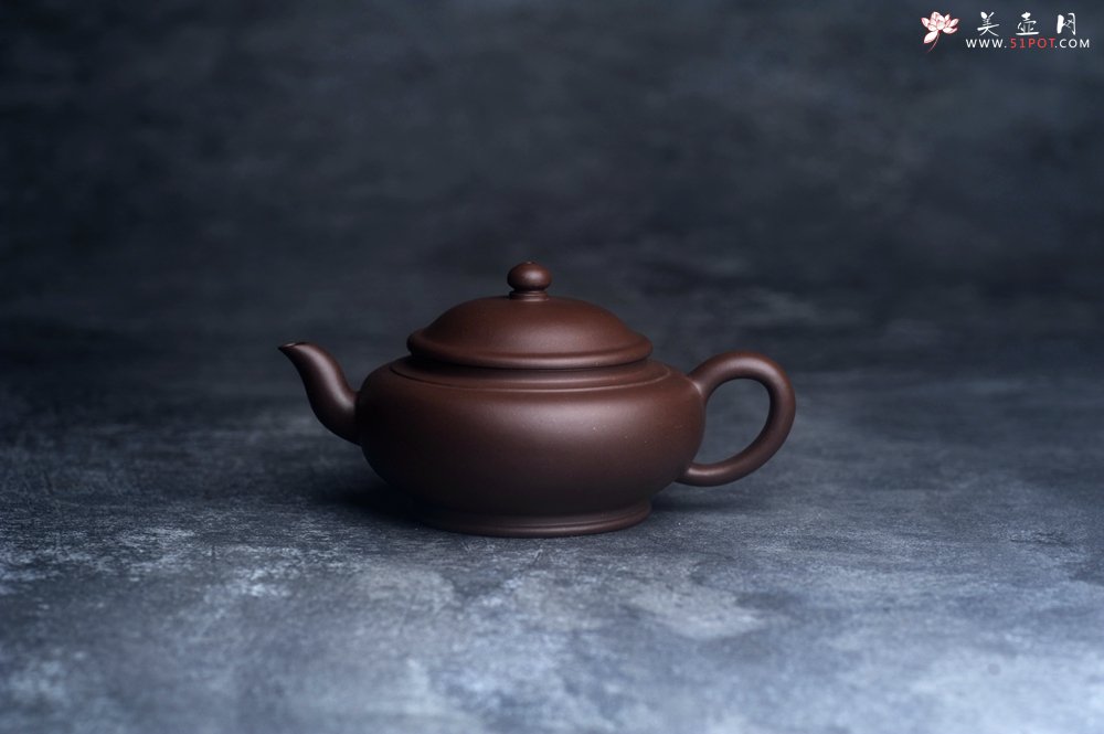 紫砂壶图片：美壶特惠 特好老紫泥玉扁紫砂壶 茶人醉爱 - 宜兴紫砂壶网