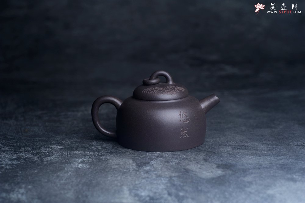 紫砂壶图片：美壶特惠 优质青灰泥精致祥云悠然紫砂壶 茶人醉爱 - 宜兴紫砂壶网