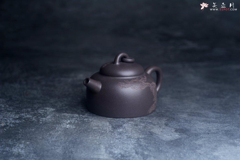 紫砂壶图片：美壶特惠 优质青灰泥精致祥云悠然紫砂壶 茶人醉爱 - 宜兴紫砂壶网