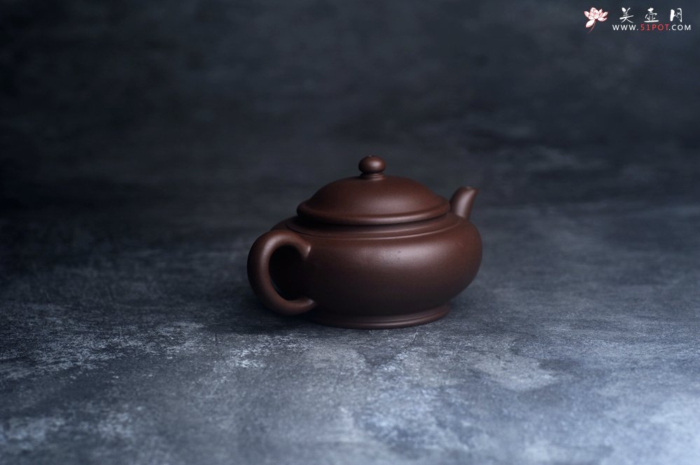 紫砂壶图片：美壶特惠 特好老紫泥玉扁紫砂壶 茶人醉爱 - 宜兴紫砂壶网