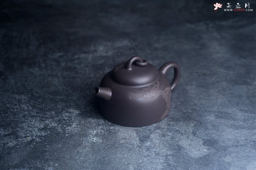 紫砂壶图片：美壶特惠 优质青灰泥精致祥云悠然紫砂壶 茶人醉爱 - 宜兴紫砂壶网