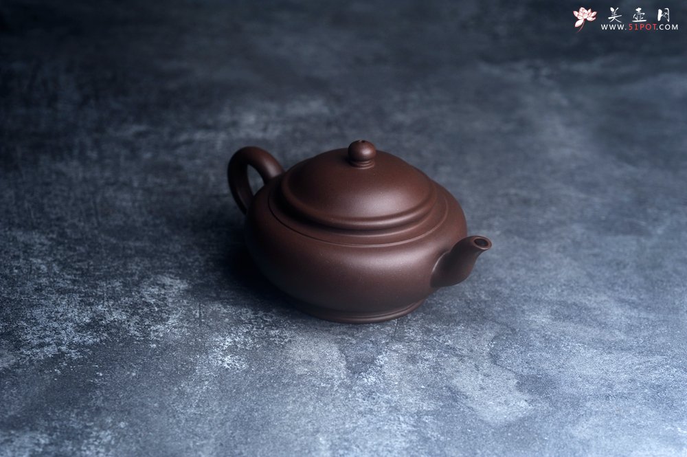 紫砂壶图片：美壶特惠 特好老紫泥玉扁紫砂壶 茶人醉爱 - 宜兴紫砂壶网