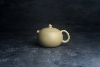 紫砂壶图片：美壶特惠 特好本山绿泥西施紫砂壶 茶人醉爱 - 宜兴紫砂壶网