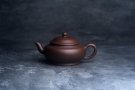 紫砂壶图片：美壶特惠 特好老紫泥玉扁紫砂壶 茶人醉爱 - 宜兴紫砂壶网