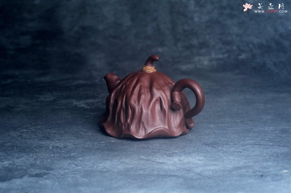 紫砂壶图片：美壶特惠 优质紫泥莲蓬壶 肌理丰富生动 茶人醉爱 - 宜兴紫砂壶网