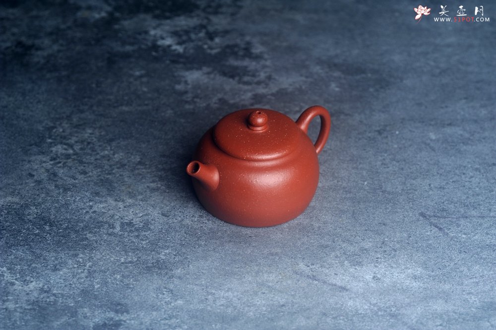 紫砂壶图片：美壶特惠 优质降坡泥迷你涌泉壶 茶人醉爱 - 宜兴紫砂壶网