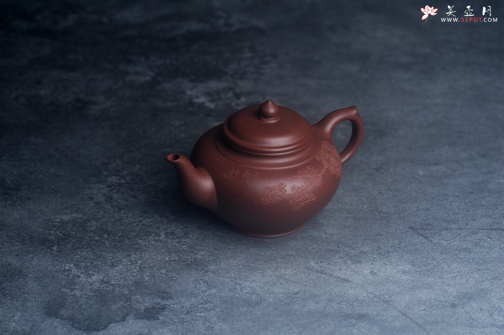 紫砂壶图片：美壶特惠 老紫泥听松笑樱 茶人醉爱 - 宜兴紫砂壶网