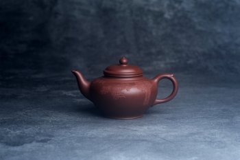 紫砂壶图片：美壶特惠 老紫泥听松笑樱 茶人醉爱 - 宜兴紫砂壶网