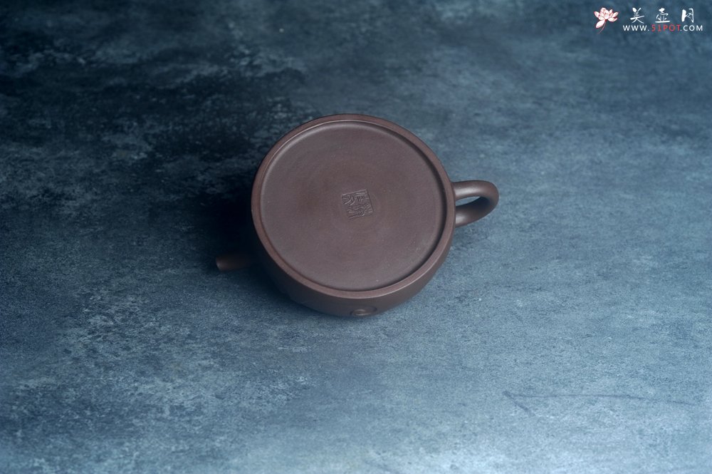 紫砂壶图片：美壶特惠 特好老紫泥半月壶 茶人醉爱 - 宜兴紫砂壶网
