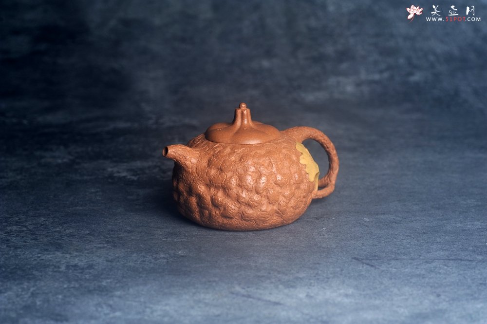 紫砂壶图片：美壶特惠 特好老段泥全手工银杏供春壶 茶人醉爱 - 宜兴紫砂壶网