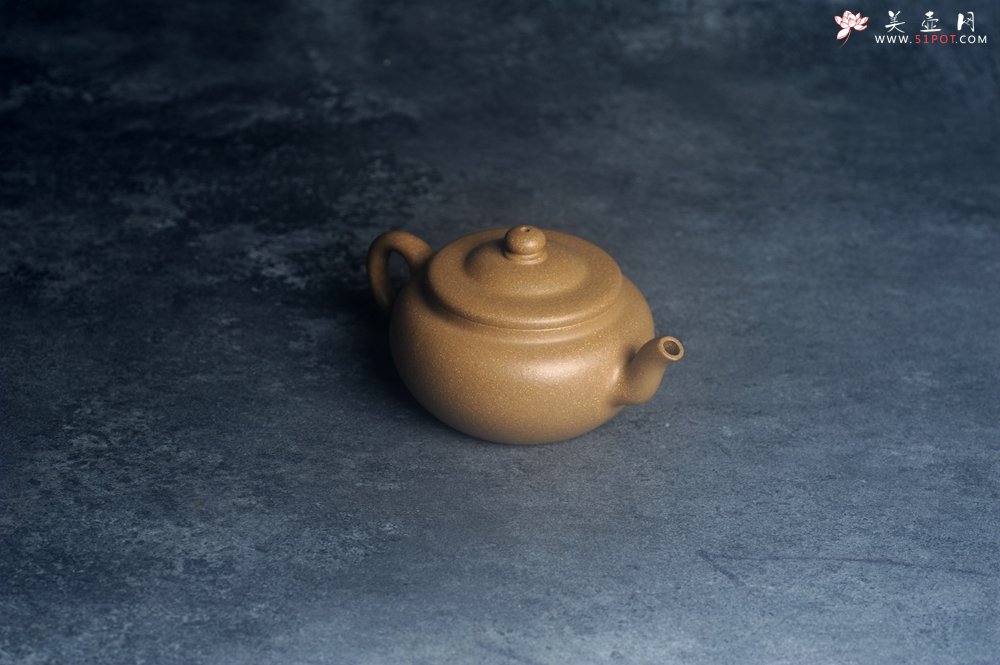 紫砂壶图片：美壶特惠 特好本山段泥涌泉壶 茶人醉爱 - 宜兴紫砂壶网