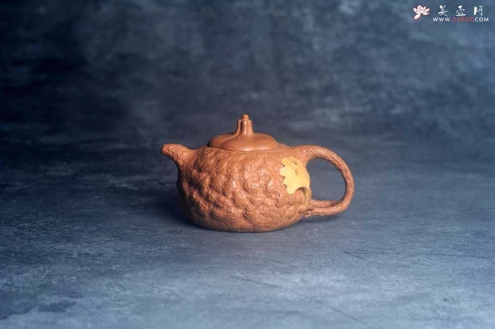 紫砂壶图片：美壶特惠 特好老段泥全手工银杏供春壶 茶人醉爱 - 宜兴紫砂壶网