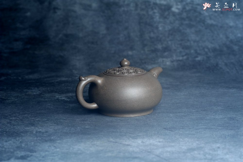 紫砂壶图片：美壶特惠 特好老青灰段泥如意圆珠壶 茶人醉爱 - 宜兴紫砂壶网