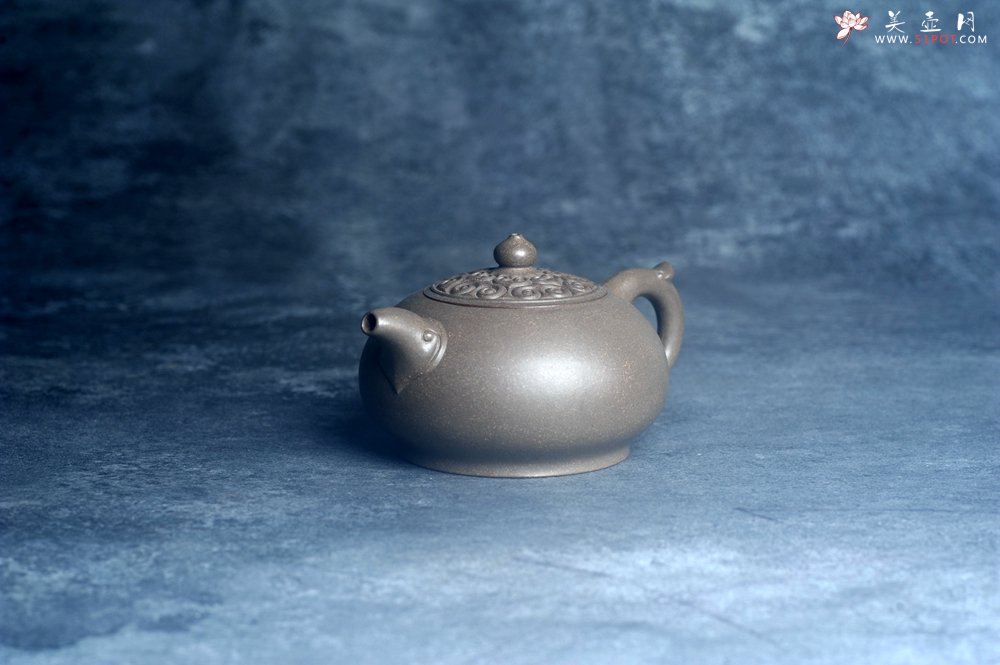 紫砂壶图片：美壶特惠 特好老青灰段泥如意圆珠壶 茶人醉爱 - 宜兴紫砂壶网