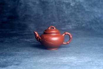 紫砂壶图片：美壶特惠 特好老朱泥竹报春壶 茶人醉爱 - 宜兴紫砂壶网