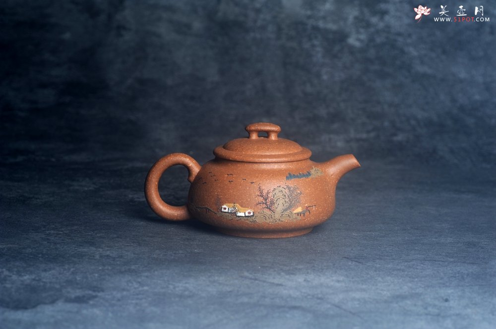 紫砂壶图片：美壶特惠 优质粗砂降坡泥桥钮合欢紫砂壶 泥绘山水 特文气 - 宜兴紫砂壶网