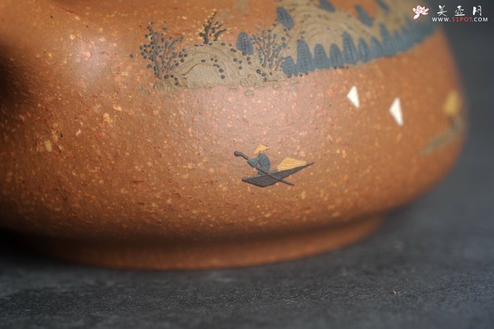 紫砂壶图片：美壶特惠 优质粗砂降坡泥桥钮合欢紫砂壶 泥绘山水 特文气 - 宜兴紫砂壶网