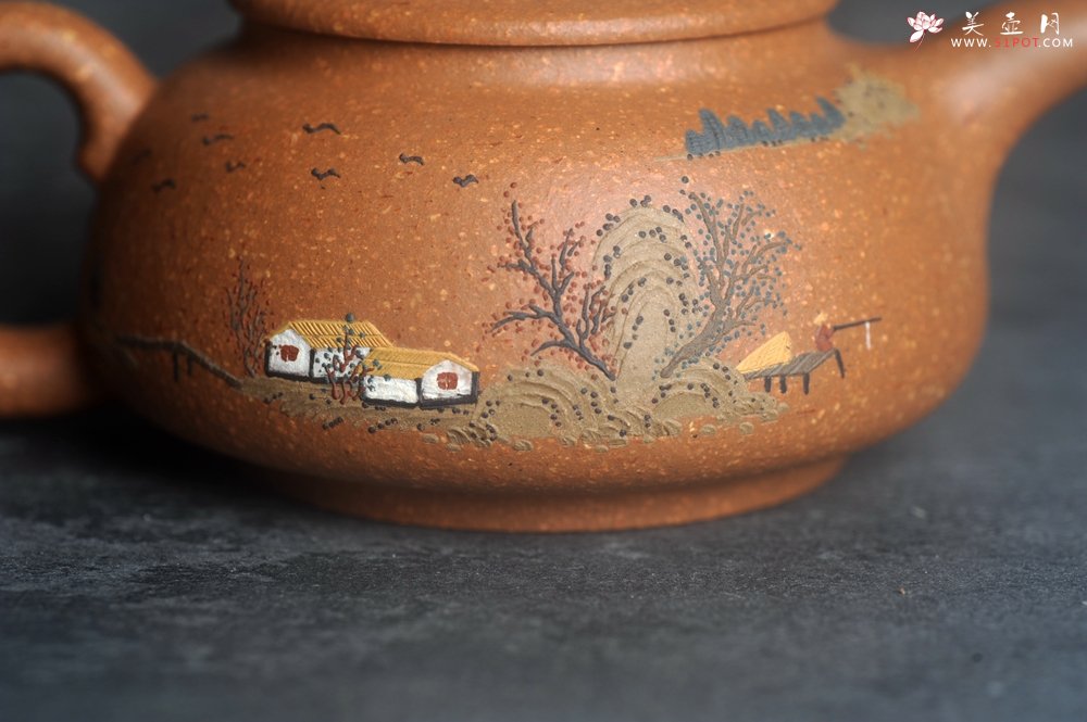 紫砂壶图片：美壶特惠 优质粗砂降坡泥桥钮合欢紫砂壶 泥绘山水 特文气 - 宜兴紫砂壶网