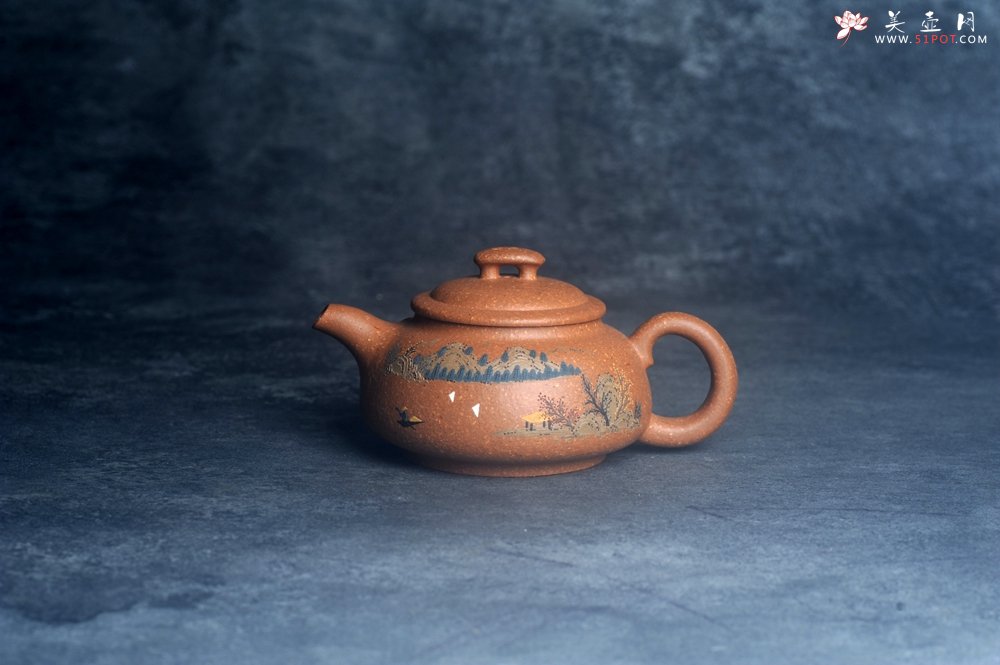 紫砂壶图片：美壶特惠 优质粗砂降坡泥桥钮合欢紫砂壶 泥绘山水 特文气 - 宜兴紫砂壶网