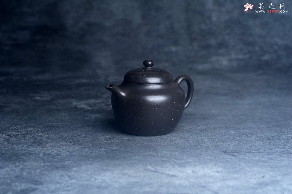 紫砂壶图片：美壶特惠 特好黑泥铺砂莲子壶 茶人醉爱 - 宜兴紫砂壶网