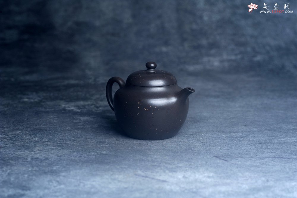 紫砂壶图片：美壶特惠 特好黑泥铺砂莲子壶 茶人醉爱 - 宜兴紫砂壶网