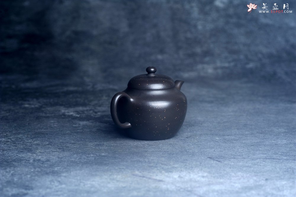 紫砂壶图片：美壶特惠 特好黑泥铺砂莲子壶 茶人醉爱 - 宜兴紫砂壶网