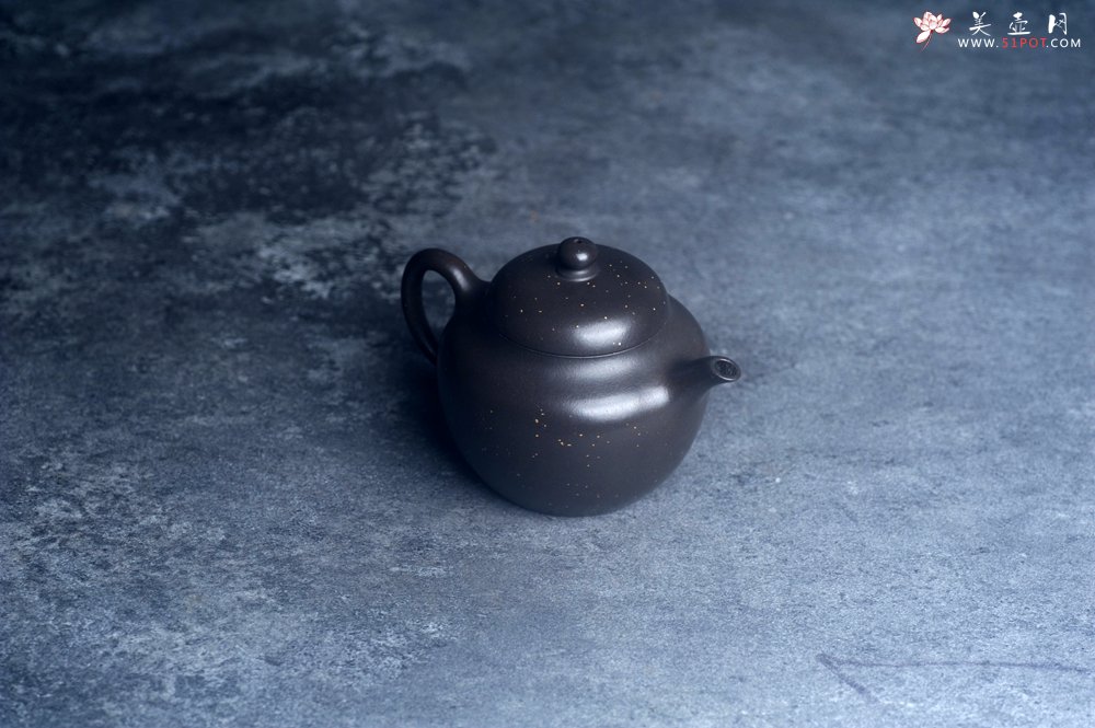 紫砂壶图片：美壶特惠 特好黑泥铺砂莲子壶 茶人醉爱 - 宜兴紫砂壶网
