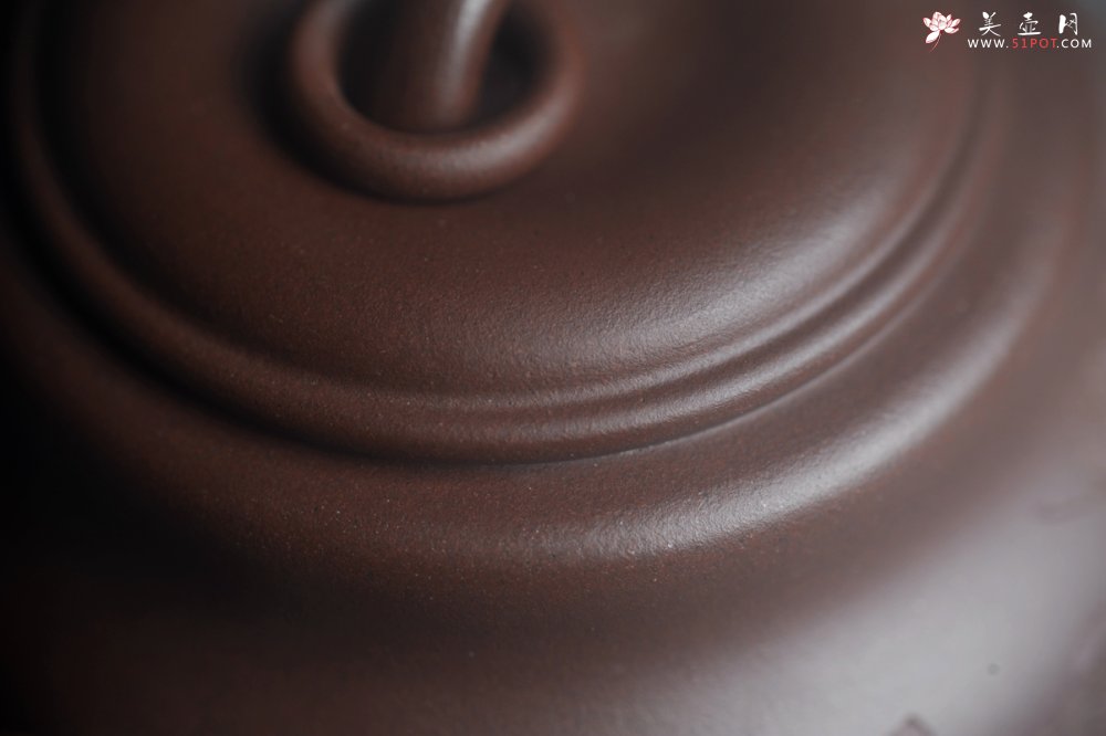 紫砂壶图片：美壶特惠 特好老紫泥墨梅壶 茶人醉爱 - 宜兴紫砂壶网