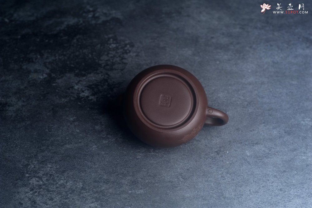 紫砂壶图片：美壶特惠 特好老紫泥墨梅壶 茶人醉爱 - 宜兴紫砂壶网