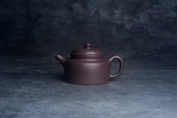 紫砂壶图片：美壶特惠 特好老紫泥德中壶 茶人醉爱 - 宜兴紫砂壶网