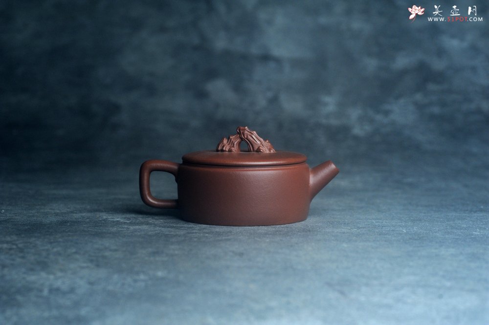 紫砂壶图片：美壶特惠 手工手制紫砂壶特好底槽青假山汉瓦壶 底部刻老虎 栩栩如生 茶壶 茶具 单壶 - 宜兴紫砂壶网