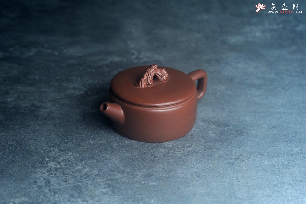 紫砂壶图片：美壶特惠 手工手制紫砂壶特好底槽青假山汉瓦壶 底部刻老虎 栩栩如生 茶壶 茶具 单壶 - 宜兴紫砂壶网