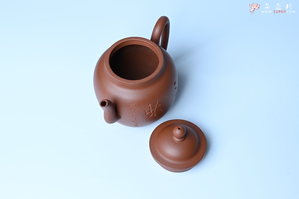紫砂壶图片：毛国强入室弟子黄云初 特好清水泥高宫灯壶 名家何水法书法“三昧”，刘世涛伯陶刻 - 宜兴紫砂壶网
