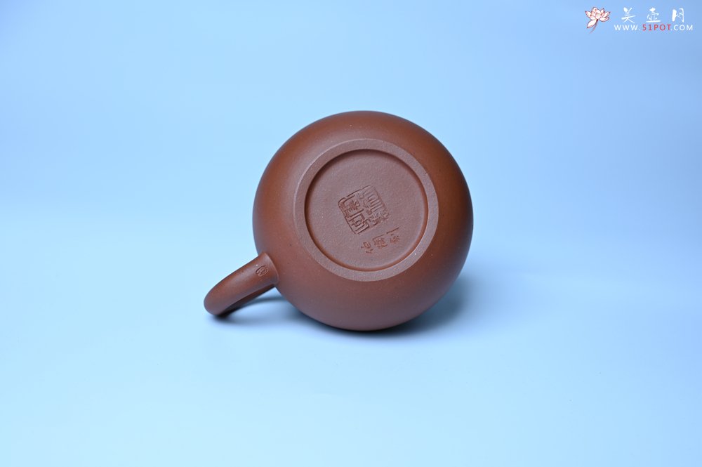 紫砂壶图片：毛国强入室弟子黄云初 特好老清水泥欢喜西施壶 名家何水法书法 刘世涛伯陶刻 - 宜兴紫砂壶网