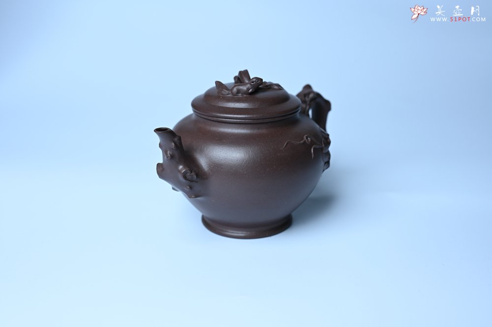 紫砂壶图片：潜力股赵老师 老紫泥全手工松鼠葡萄壶 茶人醉爱 - 宜兴紫砂壶网