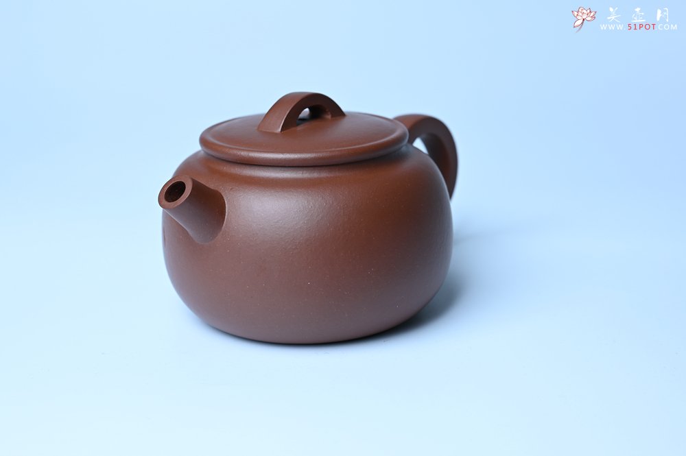 紫砂壶图片：毛国强入室弟子黄云初 特好老紫泥汉瓦壶 名家何水法书法“大彻大悟” 刘世涛伯陶刻 - 宜兴紫砂壶网