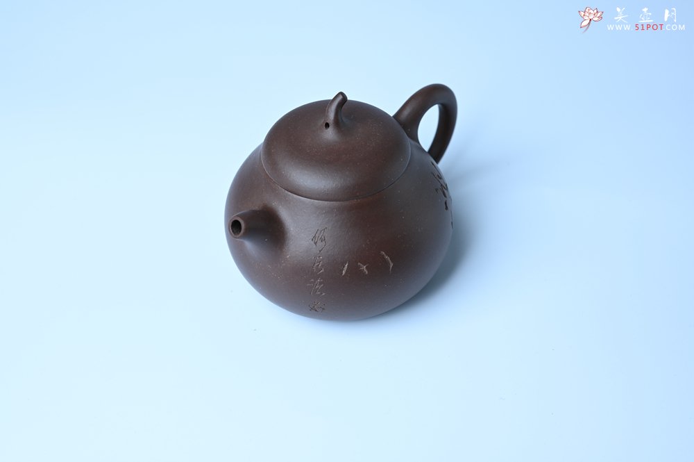 紫砂壶图片：毛国强入室弟子黄云初 特好老紫泥涤心茄段 名家何水法书法 刘世涛伯陶刻 - 宜兴紫砂壶网