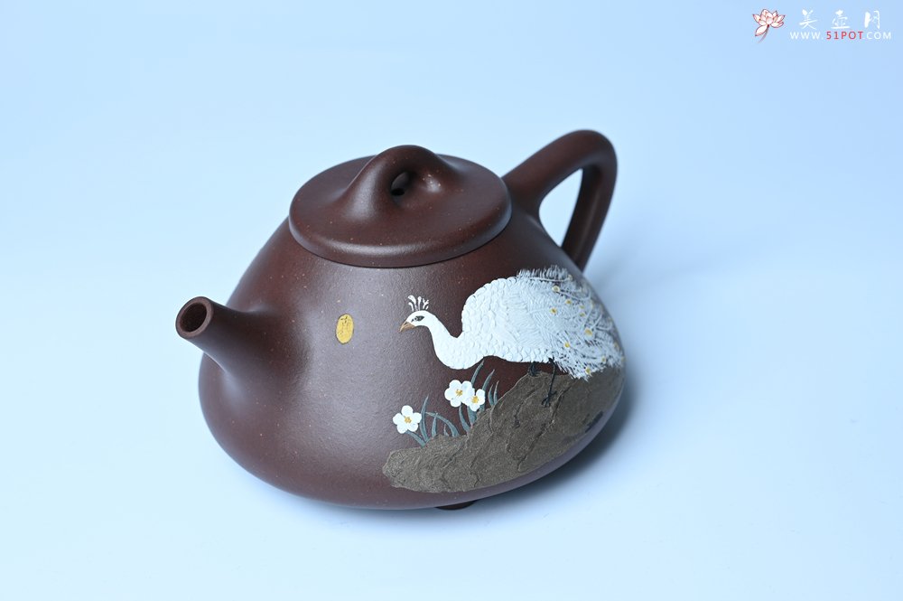 紫砂壶图片：实力派工艺师周斌全手工紫玉金砂子冶石瓢 刻绘孔雀 特文气 - 宜兴紫砂壶网