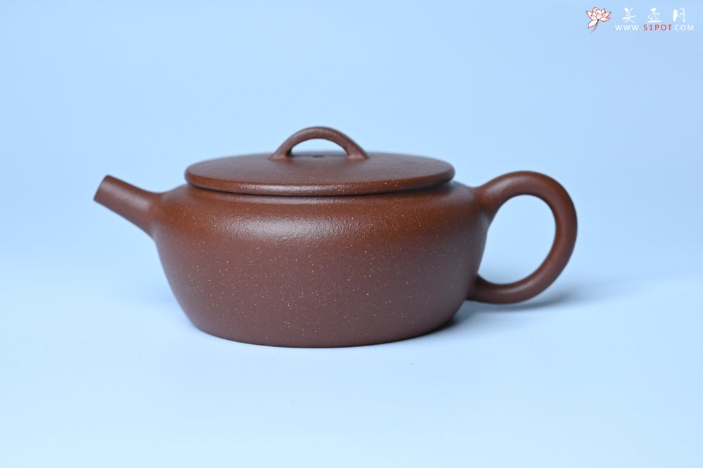 紫砂壶图片：美壶特惠 优质红降坡泥大口玉扁壶 茶人醉爱 - 宜兴紫砂壶网