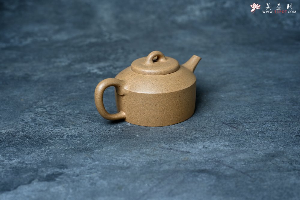 紫砂壶图片：美壶特惠 优质黄金段泥镜瓦壶 茶人醉爱 - 宜兴紫砂壶网