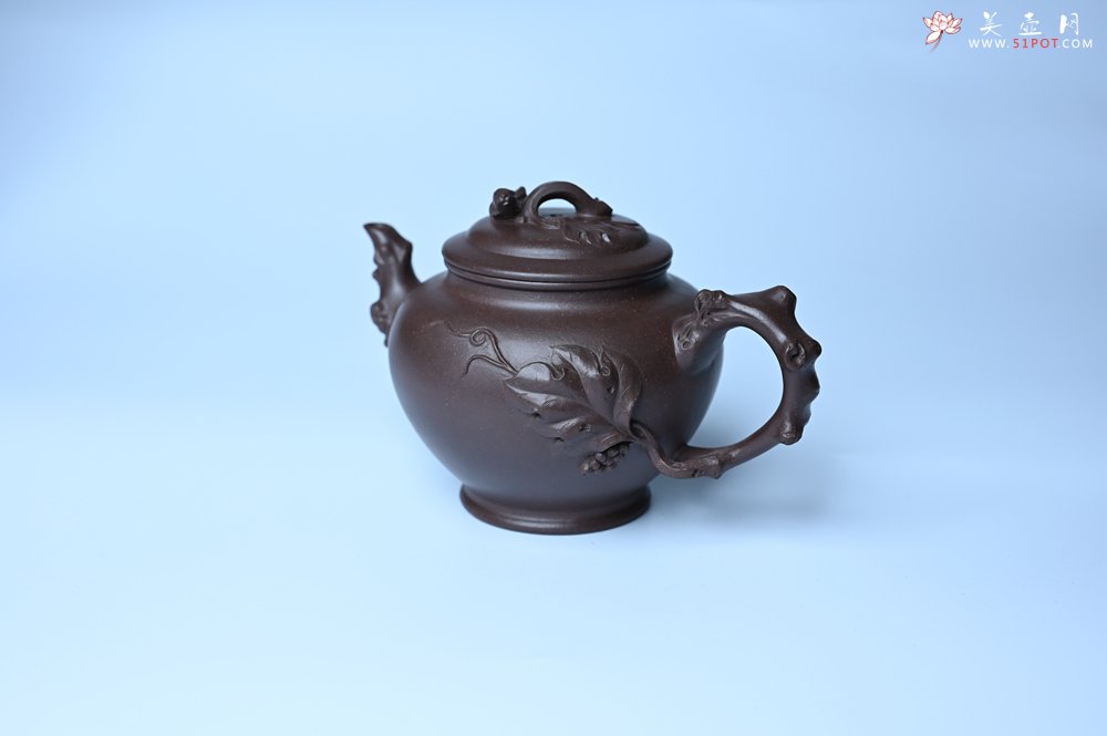 紫砂壶图片：潜力股赵老师 老紫泥全手工松鼠葡萄壶 茶人醉爱 - 宜兴紫砂壶网