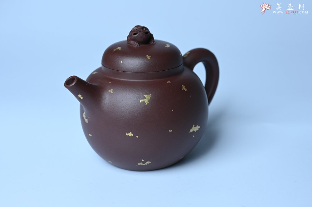 紫砂壶图片：潜力股周小培 全手工原创招财壶200cc 金蟾屹立于壶盖 撒金工艺铺满壶身 寓意黄金落满地 招财进宝 - 宜兴紫砂壶网