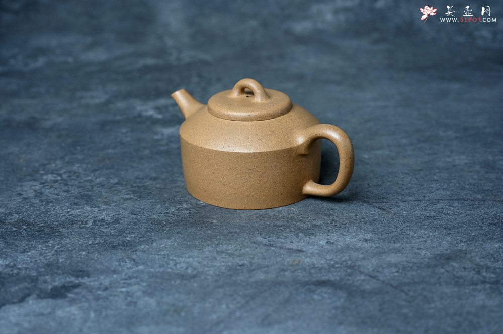 紫砂壶图片：美壶特惠 优质黄金段泥镜瓦壶 茶人醉爱 - 宜兴紫砂壶网