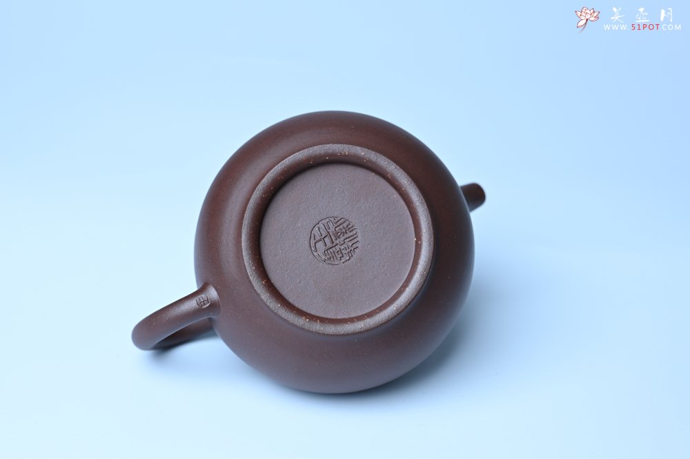 紫砂壶图片：美壶特惠 潜力股王老师 全手工刹凹成型单片拍打老紫泥潘壶 - 宜兴紫砂壶网