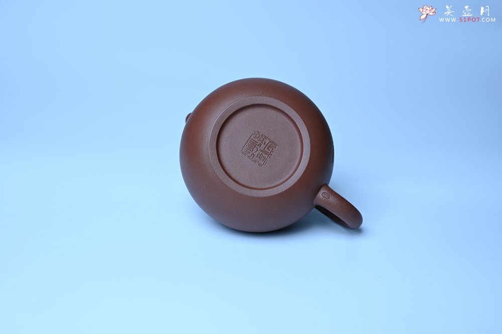 紫砂壶图片：毛国强入室弟子黄云初 特好老紫泥见心西施壶 名家何水法书法 刘世涛伯陶刻 - 宜兴紫砂壶网