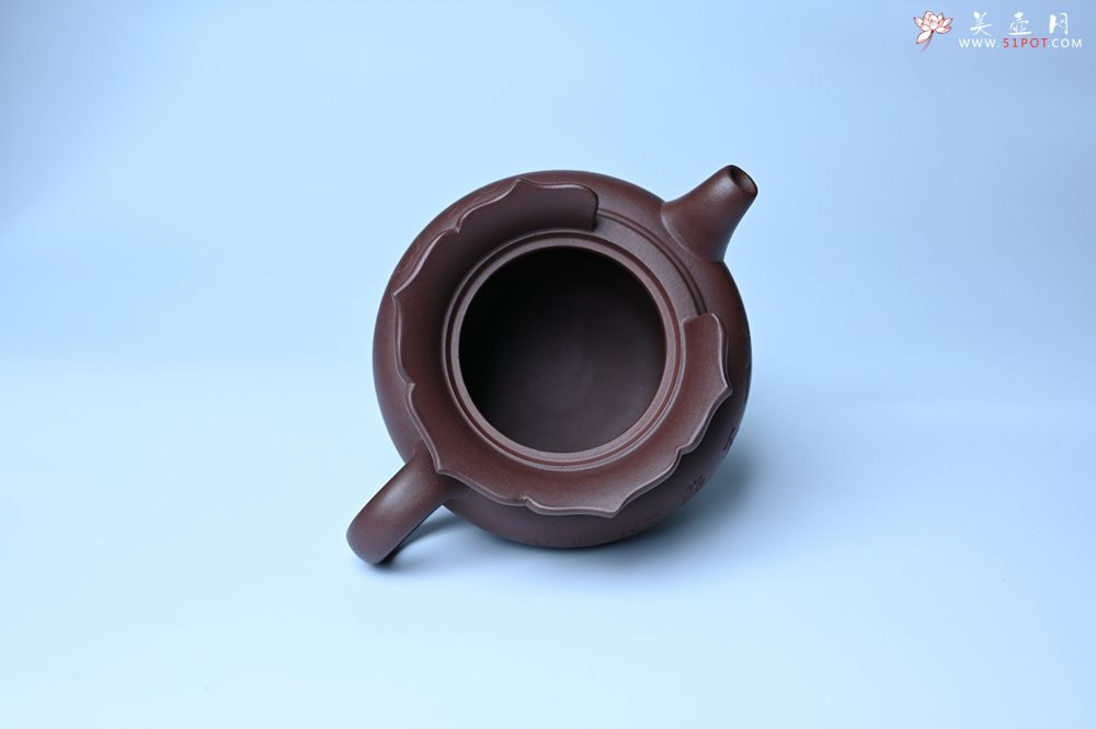 紫砂壶图片：实力派工艺师周斌 老紫泥精工僧帽壶 - 宜兴紫砂壶网