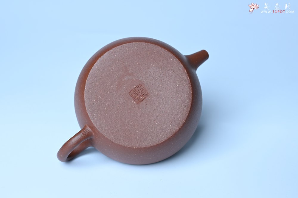 紫砂壶图片：美壶特惠 优质红降坡泥大口玉扁壶 茶人醉爱 - 宜兴紫砂壶网