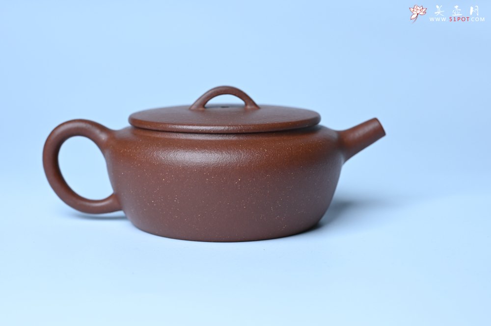紫砂壶图片：美壶特惠 优质红降坡泥大口玉扁壶 茶人醉爱 - 宜兴紫砂壶网